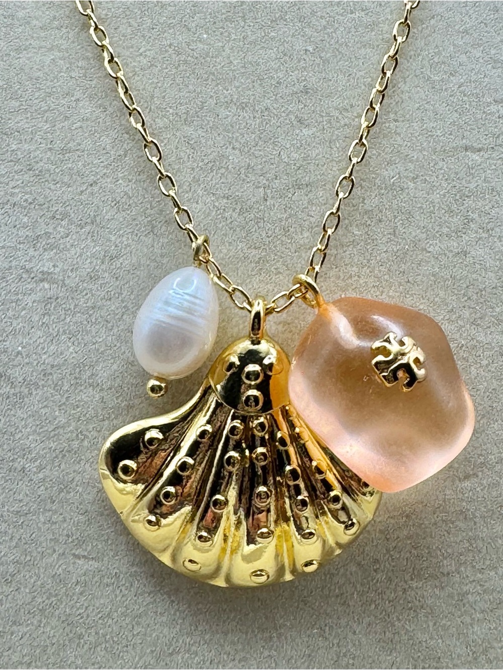 Tory Burch Sea Of Dreams Shell Pendant Necklace NEW 18 KT Gold Plated